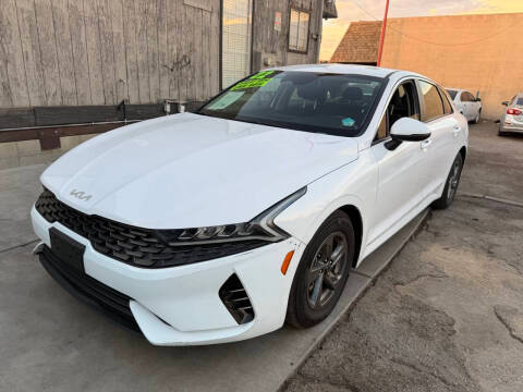 2022 Kia K5 LXS FWD photo