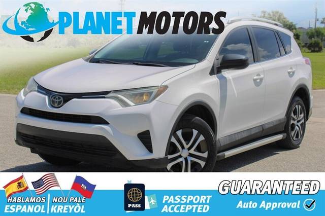 2017 Toyota RAV4 LE FWD photo