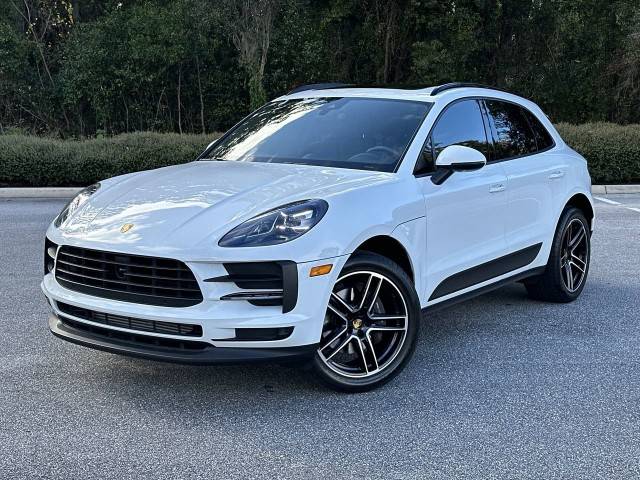 2021 Porsche Macan  AWD photo