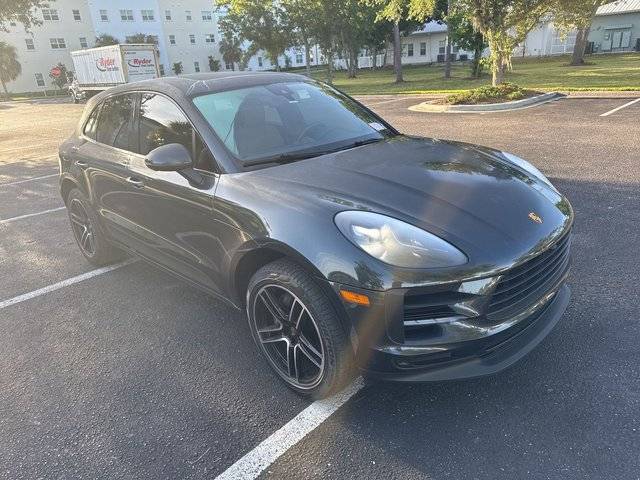 2021 Porsche Macan  AWD photo