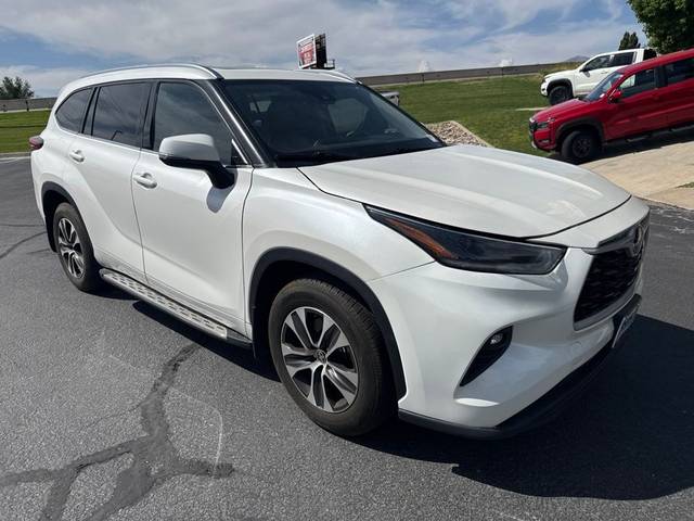 2021 Toyota Highlander XLE AWD photo