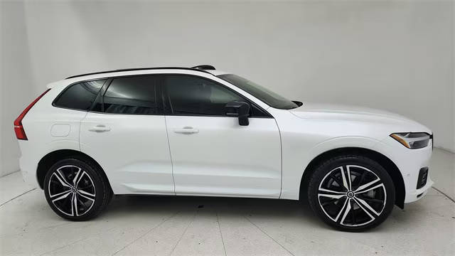 2021 Volvo XC60 R-Design AWD photo