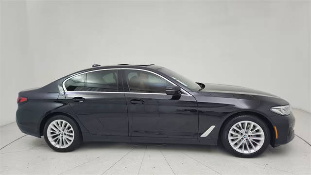 2021 BMW 5 Series 530e RWD photo