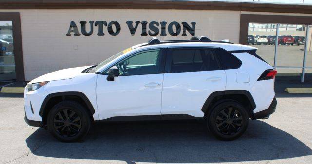 2021 Toyota RAV4 LE AWD photo