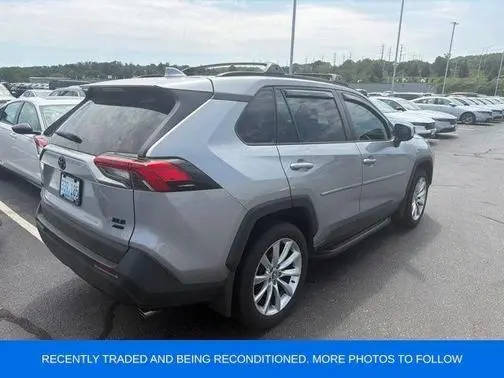 2021 Toyota RAV4 XLE AWD photo