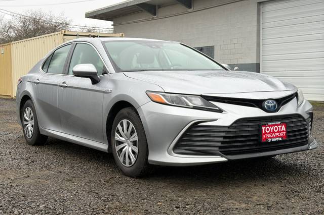 2021 Toyota Camry Hybrid LE FWD photo