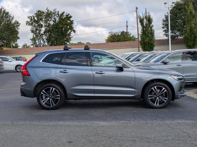 2021 Volvo XC60 Momentum AWD photo