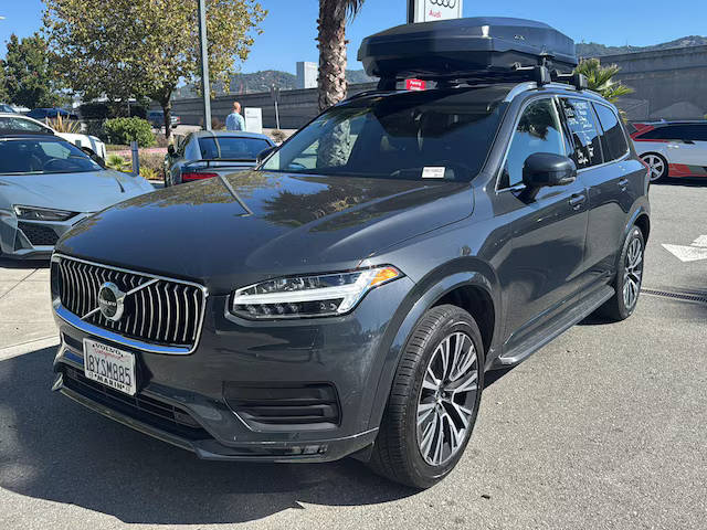 2021 Volvo XC90 Momentum AWD photo