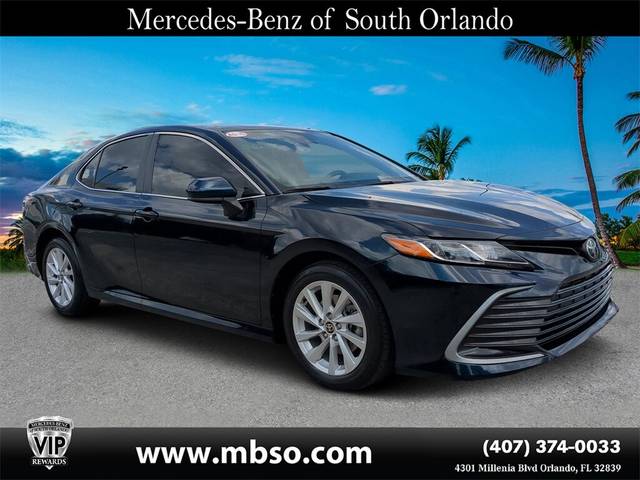 2021 Toyota Camry LE FWD photo