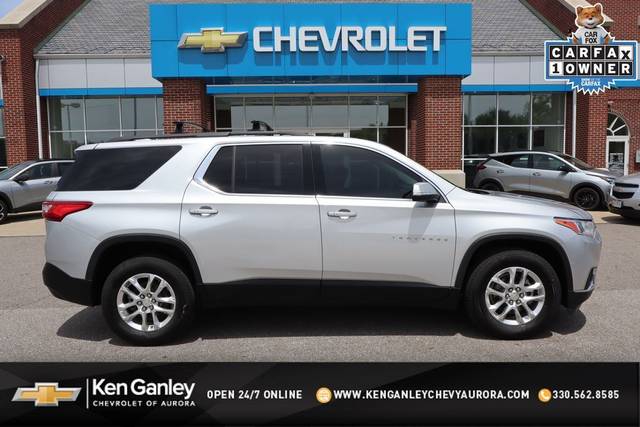 2021 Chevrolet Traverse LT Cloth FWD photo