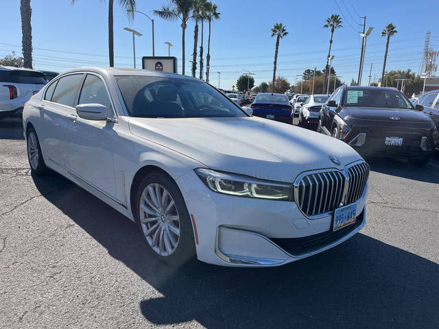 2022 BMW 7 Series 740i RWD photo