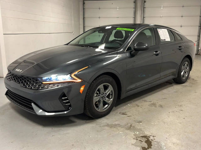 2022 Kia K5 LXS FWD photo