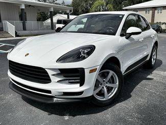2021 Porsche Macan  AWD photo