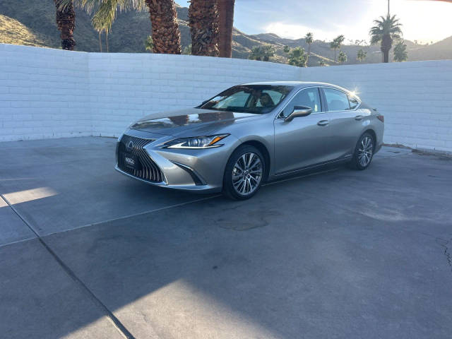 2021 Lexus ES ES 300h FWD photo
