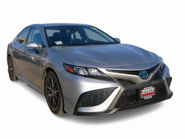 2021 Toyota Camry Hybrid SE FWD photo