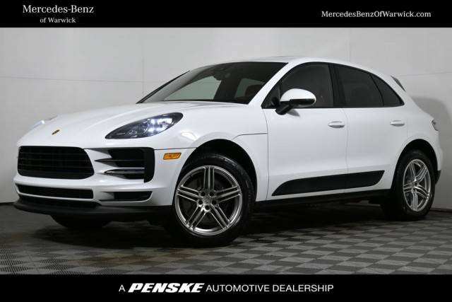 2021 Porsche Macan  AWD photo