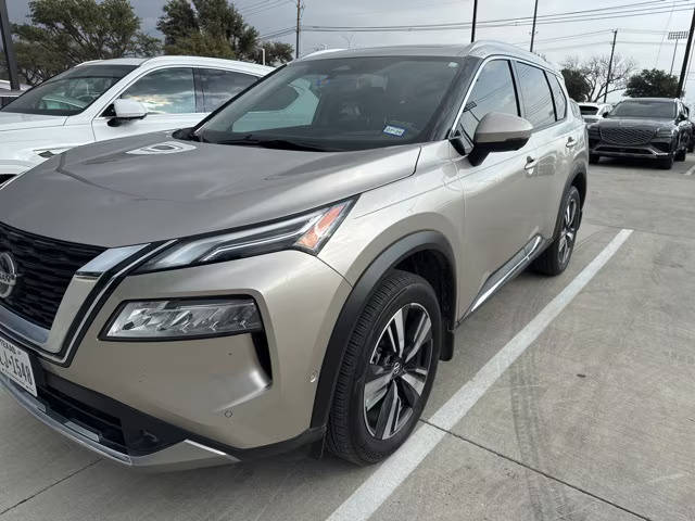 2021 Nissan Rogue Platinum FWD photo