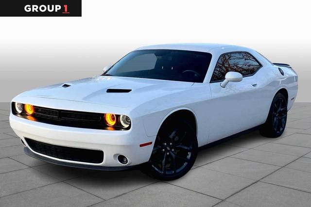 2021 Dodge Challenger SXT RWD photo