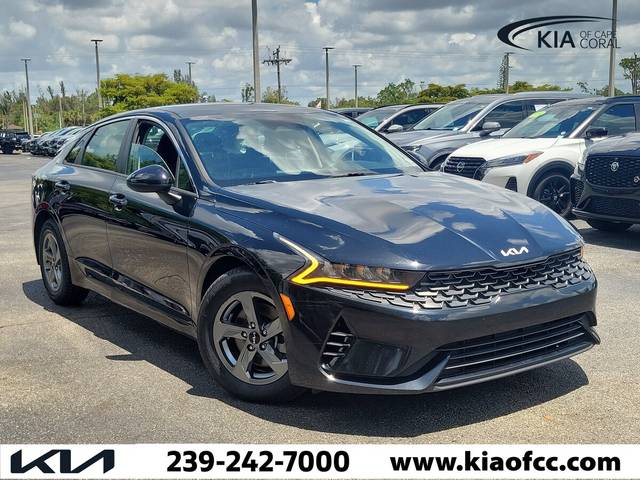2022 Kia K5 LXS FWD photo
