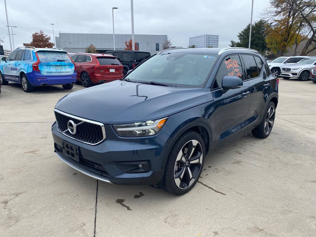 2021 Volvo XC40 Momentum AWD photo