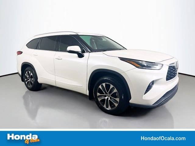 2021 Toyota Highlander XLE FWD photo