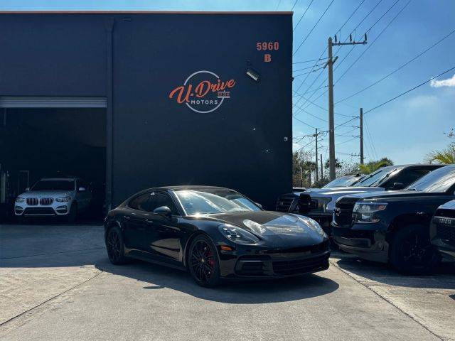 2018 Porsche Panamera 4 AWD photo