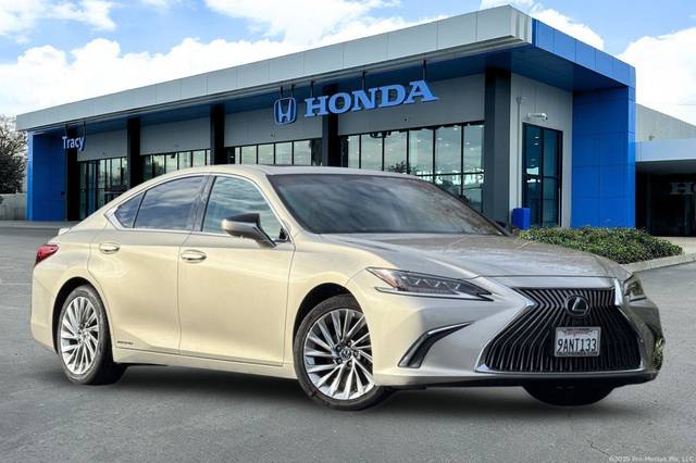 2021 Lexus ES ES 300h Luxury FWD photo