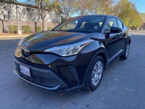 2020 Toyota C-HR LE FWD photo