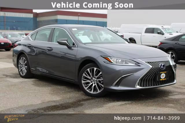 2020 Lexus ES ES 300h FWD photo