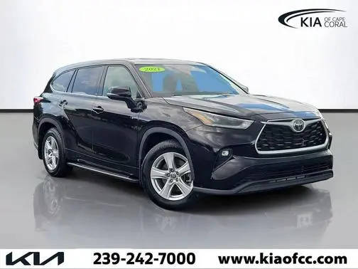 2021 Toyota Highlander LE FWD photo