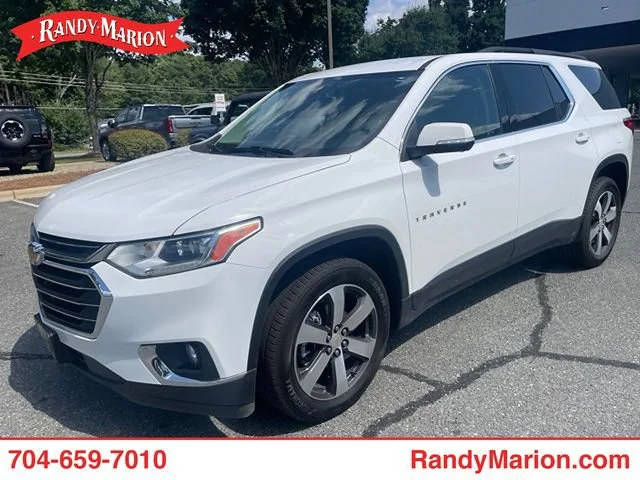 2021 Chevrolet Traverse LT Leather FWD photo
