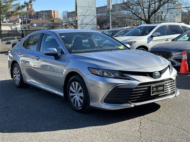 2021 Toyota Camry Hybrid LE FWD photo