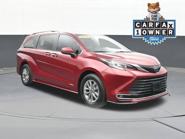 2021 Toyota Sienna XLE FWD photo