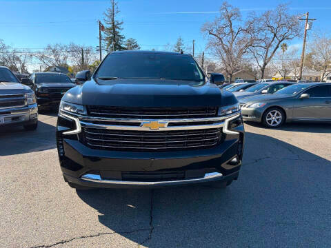 2021 Chevrolet Suburban LT 4WD photo
