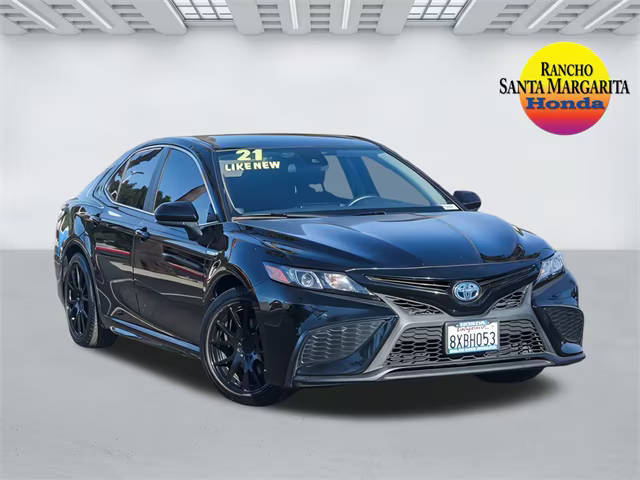 2021 Toyota Camry Hybrid SE FWD photo