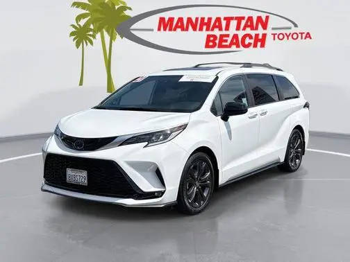 2021 Toyota Sienna XSE FWD photo