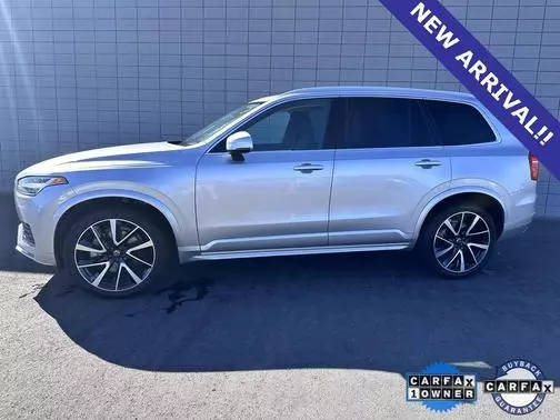 2021 Volvo XC90 Momentum AWD photo