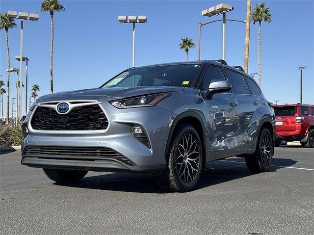 2021 Toyota Highlander Hybrid LE AWD photo