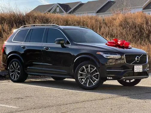 2019 Volvo XC90 Momentum AWD photo