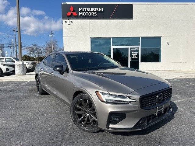 2021 Volvo S60 Momentum FWD photo