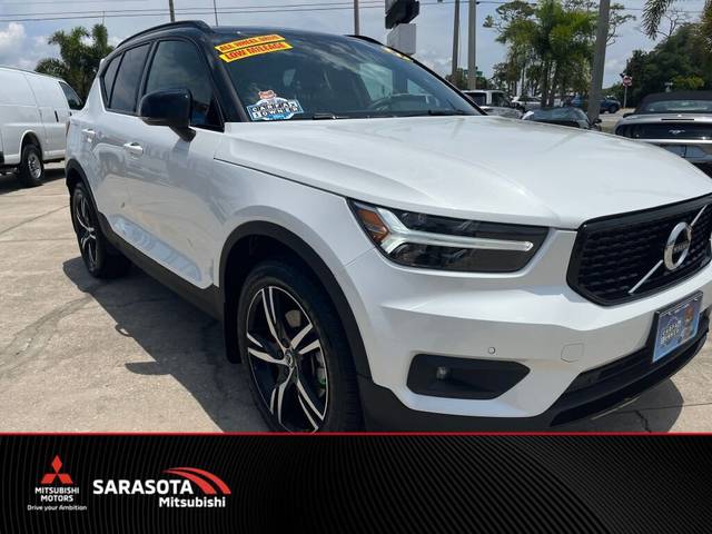 2021 Volvo XC40 R-Design AWD photo