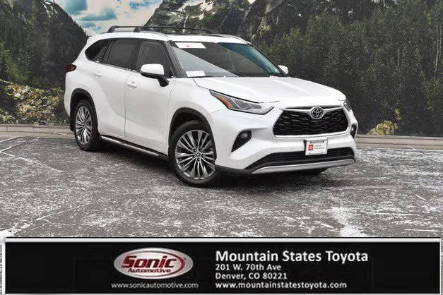 2021 Toyota Highlander Platinum FWD photo