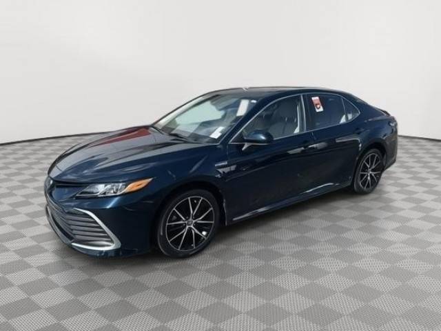 2021 Toyota Camry Hybrid LE FWD photo