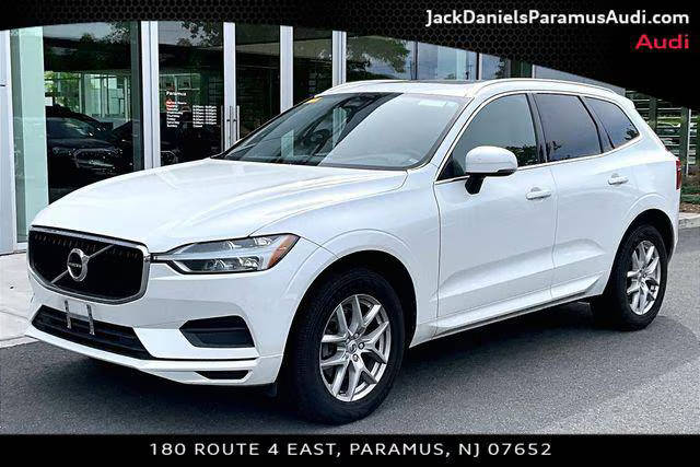 2020 Volvo XC60 Momentum AWD photo