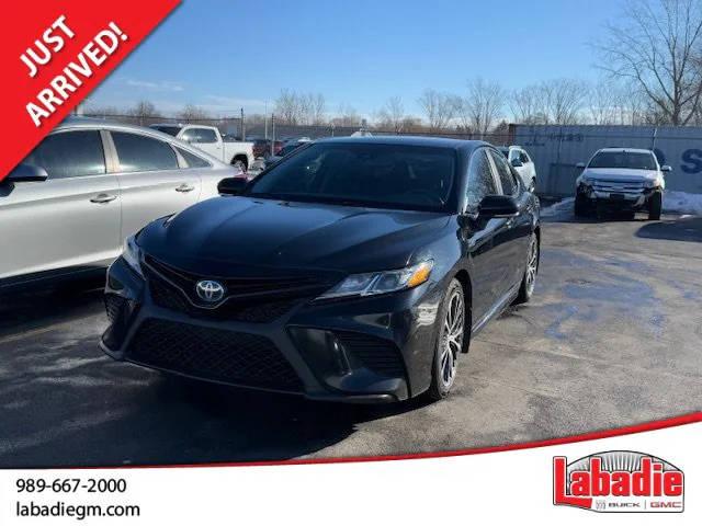 2018 Toyota Camry Hybrid LE FWD photo