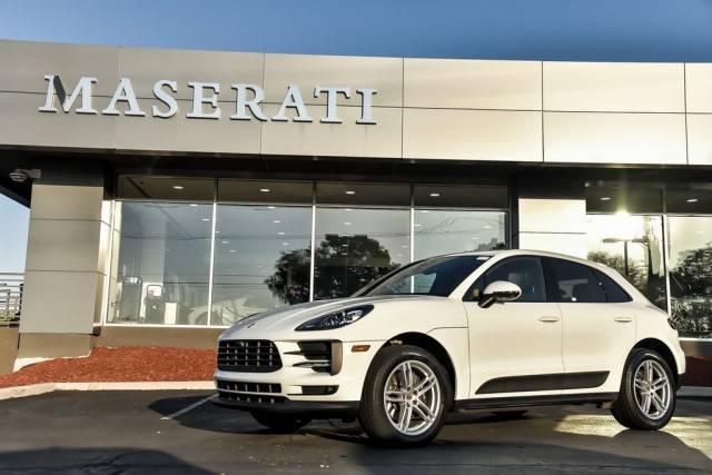 2021 Porsche Macan  AWD photo