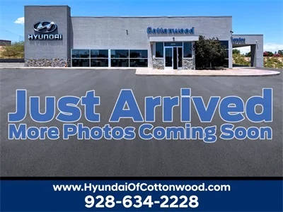 2022 Hyundai Elantra SEL FWD photo