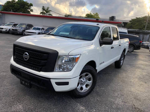 2021 Nissan Titan S 4WD photo