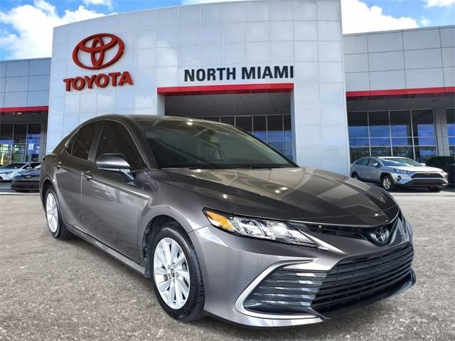 2021 Toyota Camry LE FWD photo