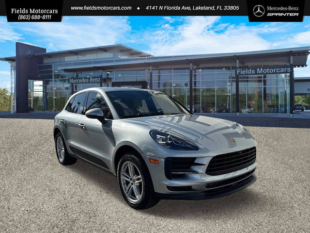 2021 Porsche Macan  AWD photo